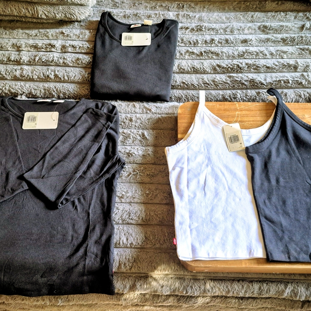 Levi's Black Ribbed Top